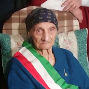 Zi Francesca - Centenaria di Centola 2020. Ha compiuto 100 anni il 28 gennaio 2020 la nonnina del Cilento.